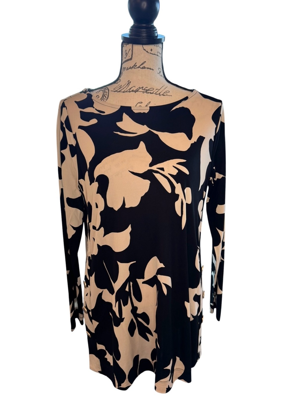 Chico's Black and Tan Floral Tunic NWT - Picture 2 of 12